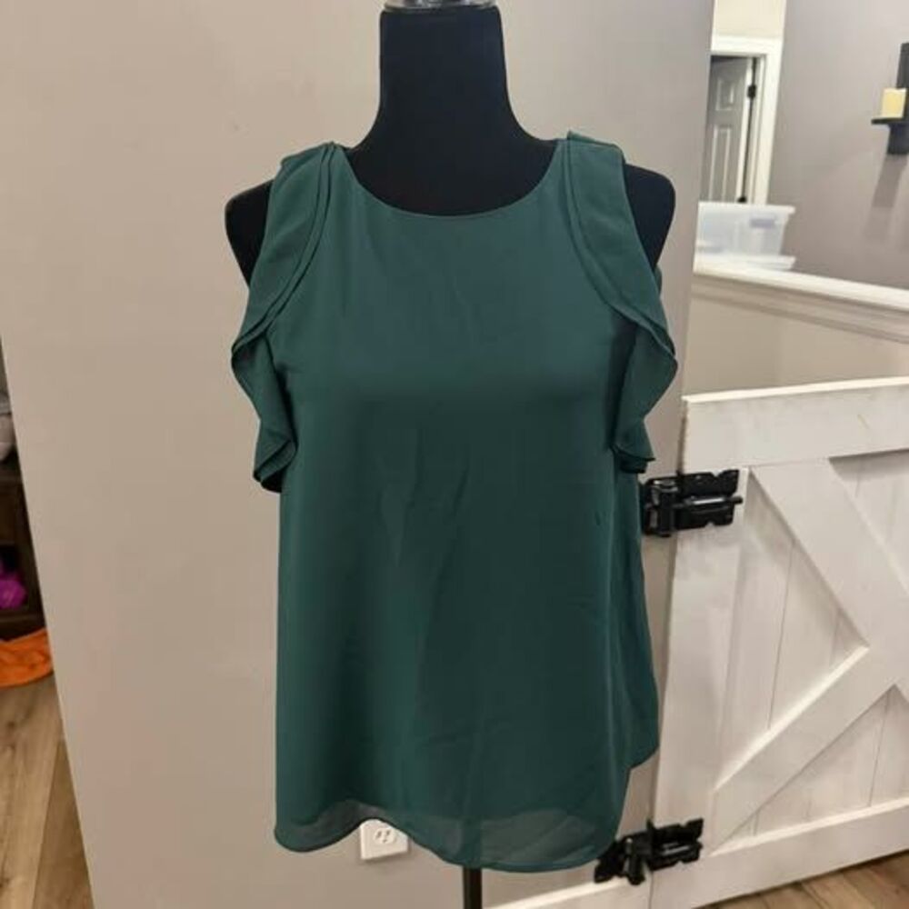 H&M Sleeveless Ruffle Blouse - Picture 1 of 6